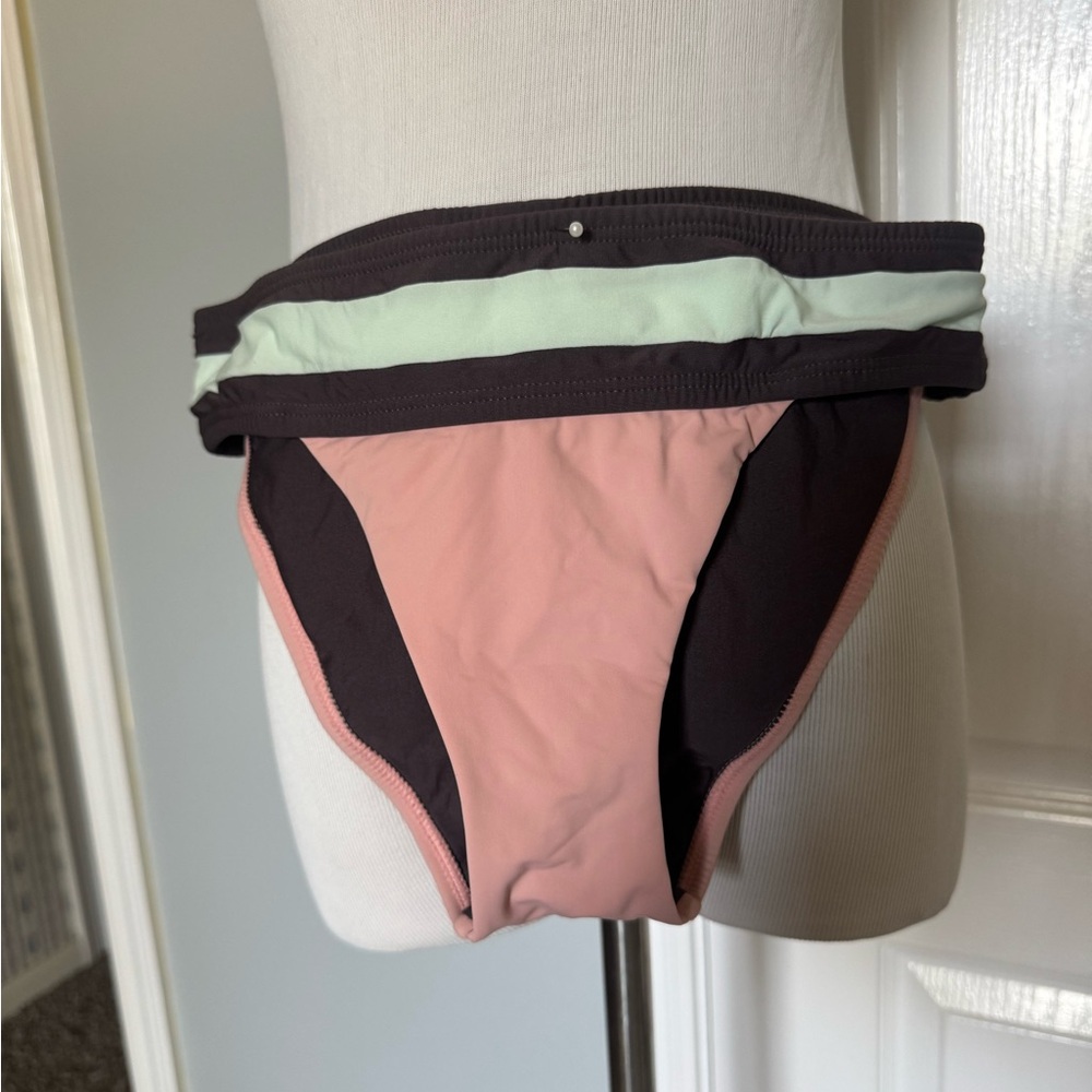 PilyQ swim bottom in size Medium